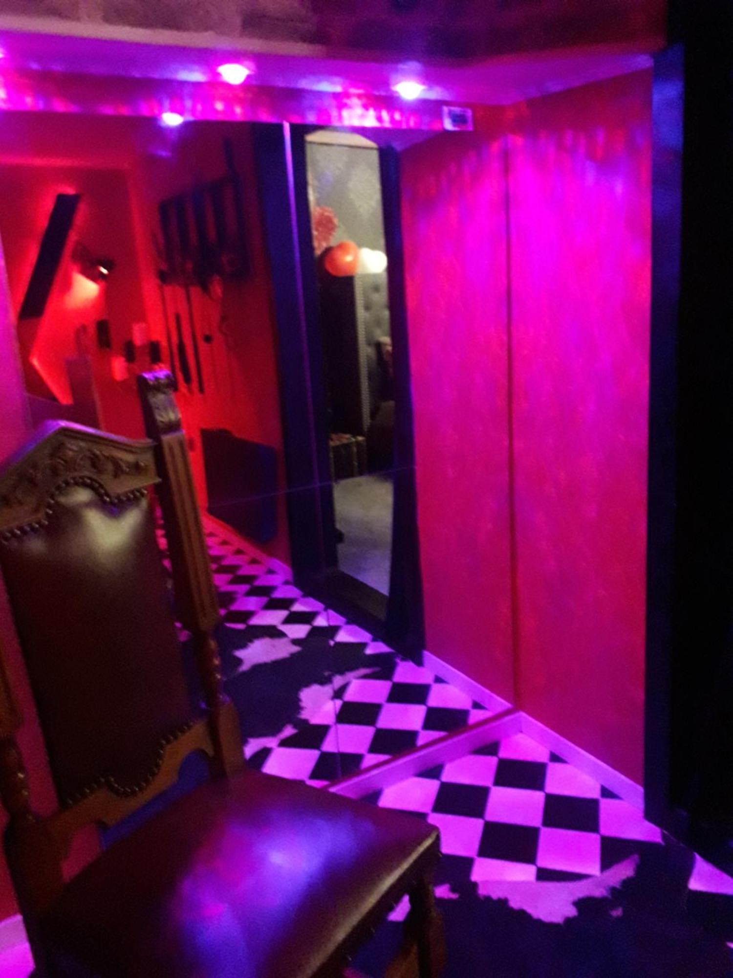 Love Room Le Rouge Et Noir Barr Exterior foto